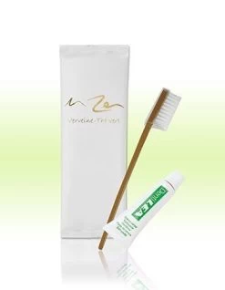 Kosmetikset (Vanity Kit) Go Green Bio Neutral 15 Kosmetikset (Vanity Kit) Go Green Bio Neutral -Reinigungsmittel Laden 0ac2a64f f282 4a9b b96d 3046ece4663f