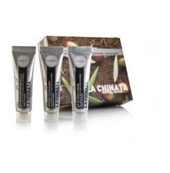 Gesichtscreme, Duschgel Und Shampoo Für Den Mann